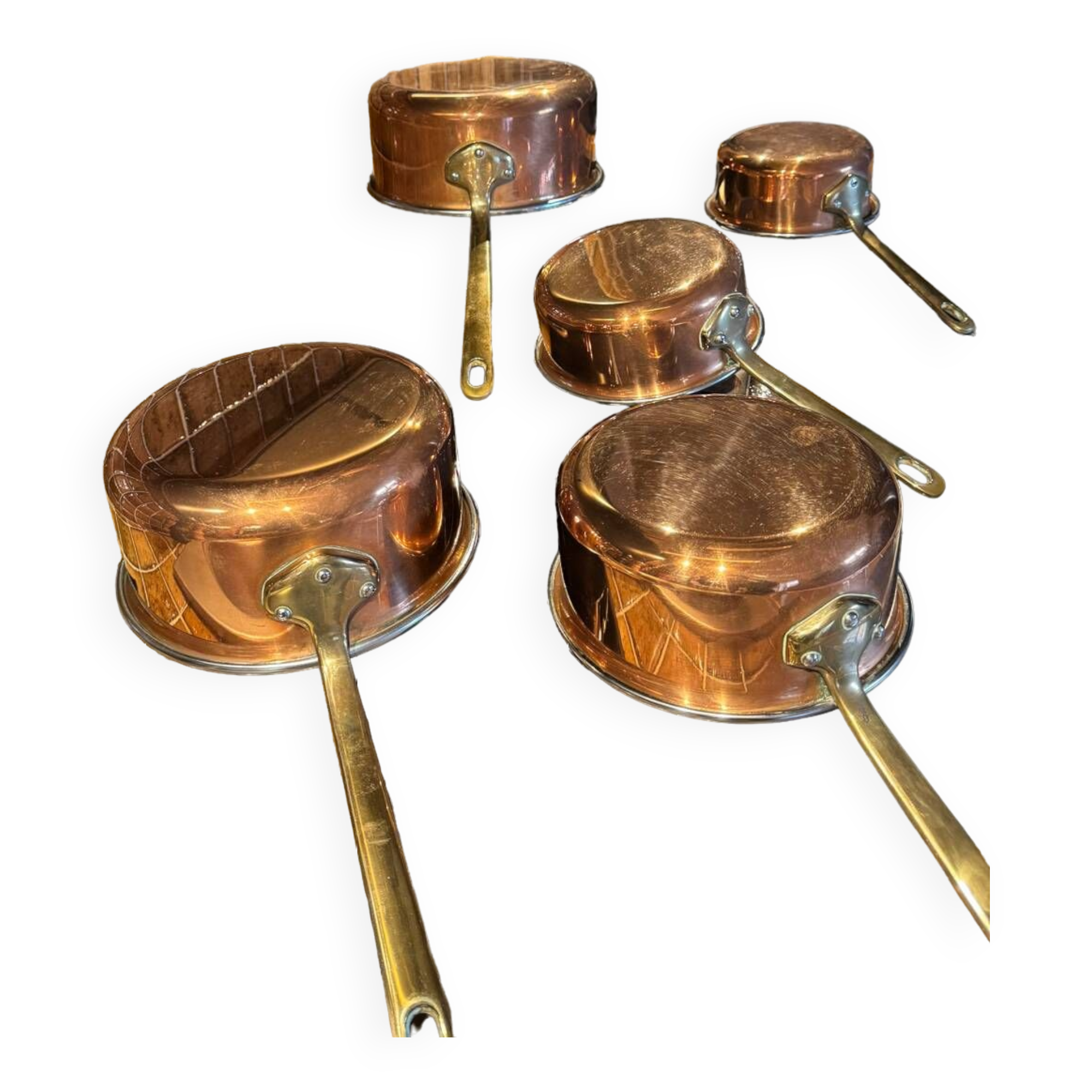 Set of 5 copper saucepans