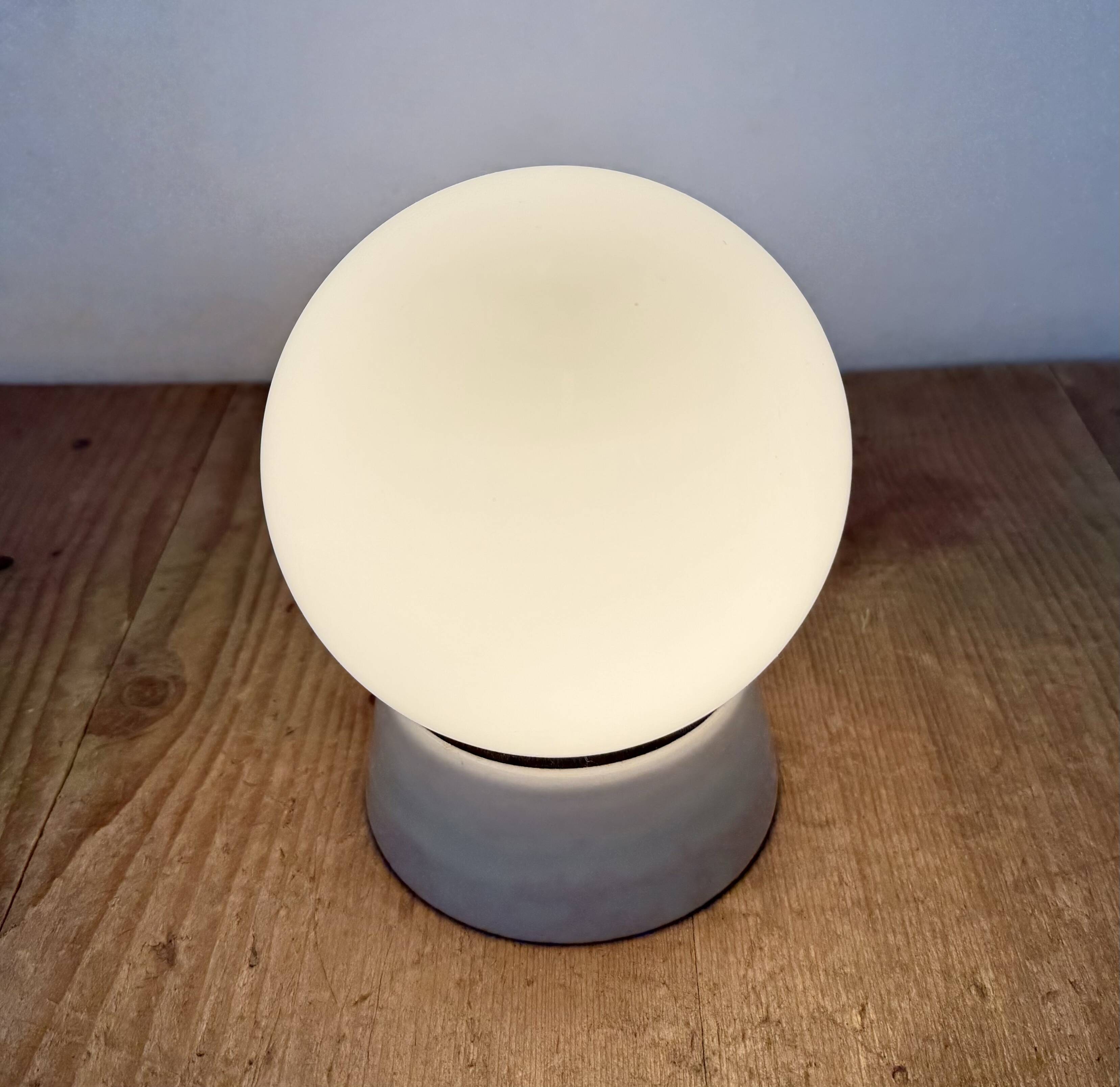 Lustre en porcelaine blanche vintage, années 1970