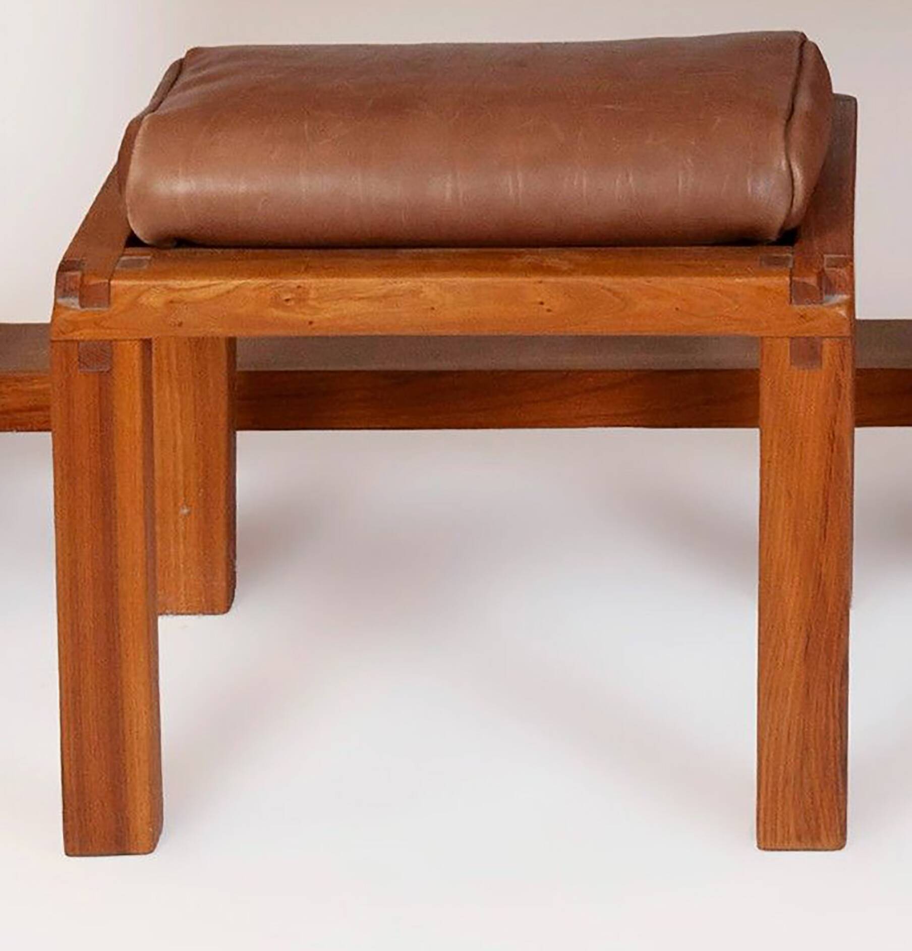 Pierre chapo, coiffeuse, tabouret et pouf 1989