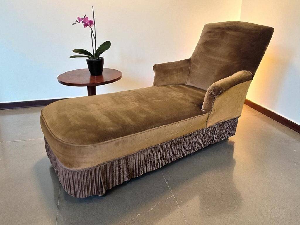 Vintage chaise longue / armchair / daybed with fringes