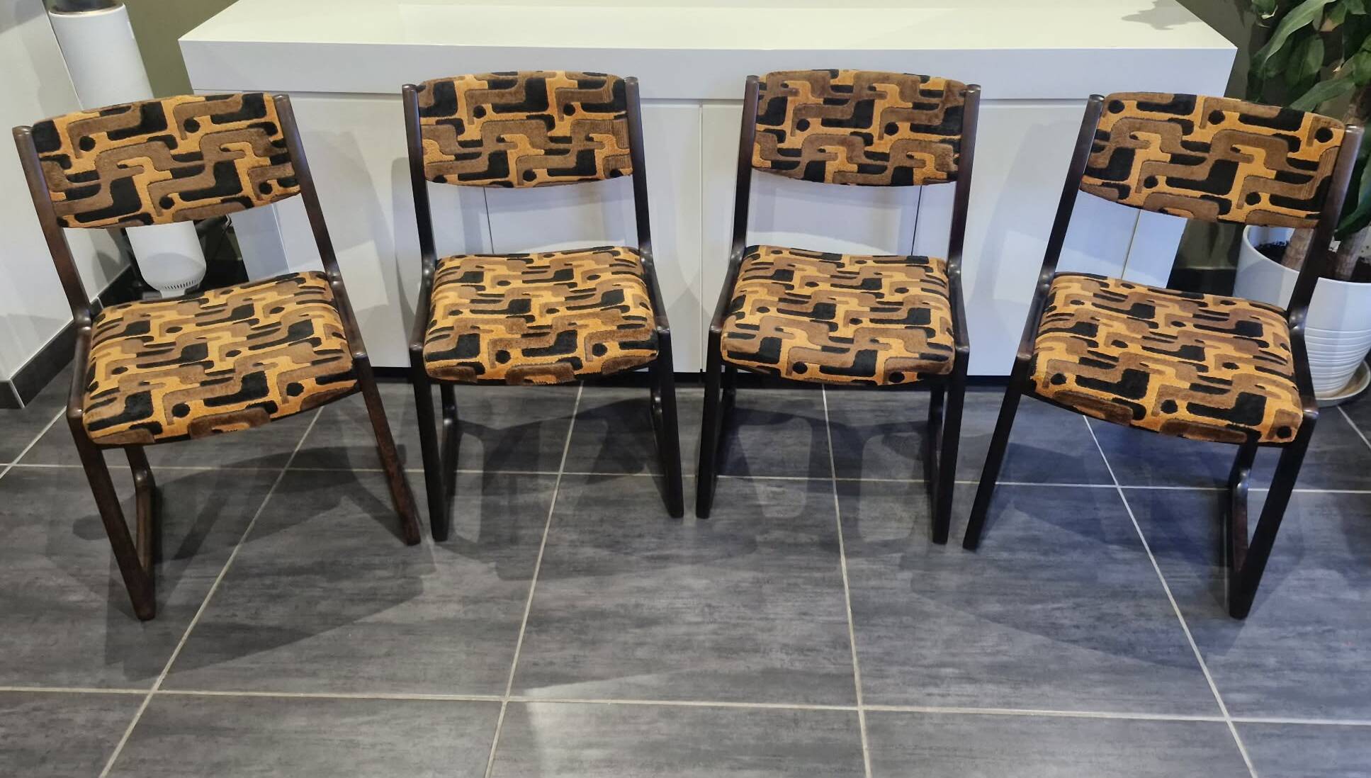 Set of 4 Baumann sled chairs, 1970s