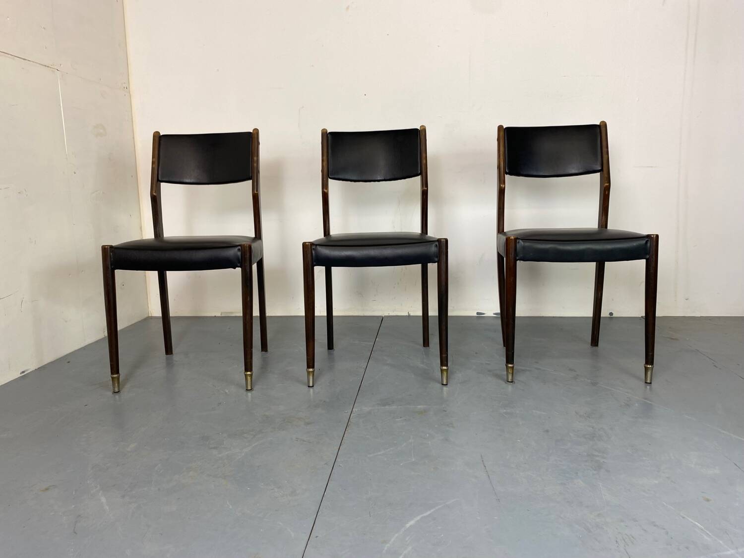 Chaises Modernistes Mid-Century, 1960s, Set de 3
