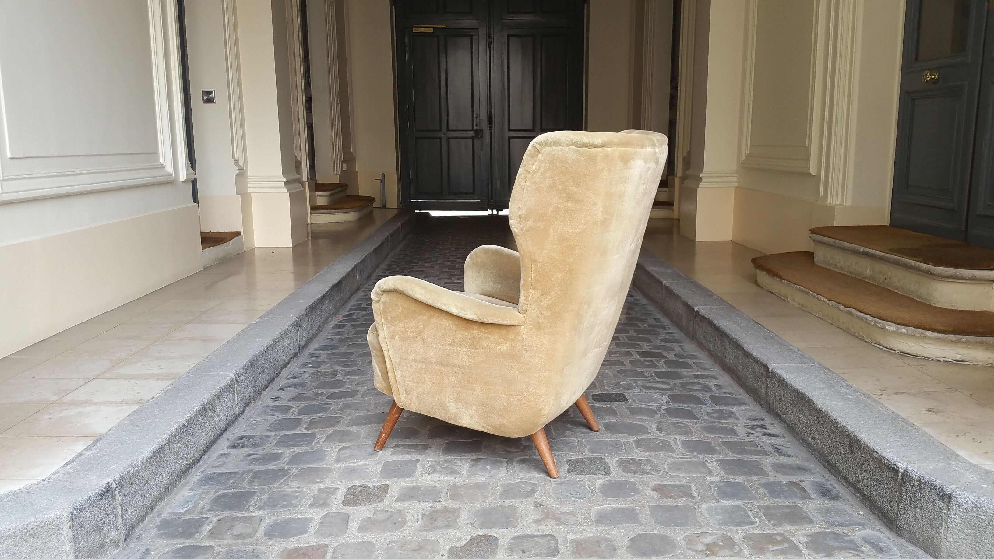 1 Shepherdess Wing flesh 50s 60s Danish armchair