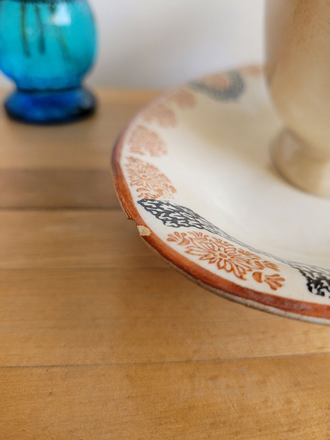 Pauline opaque porcelain saucière