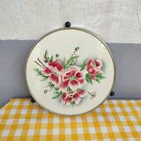 Turntable with earthenware pastry and bakelite floral decoration