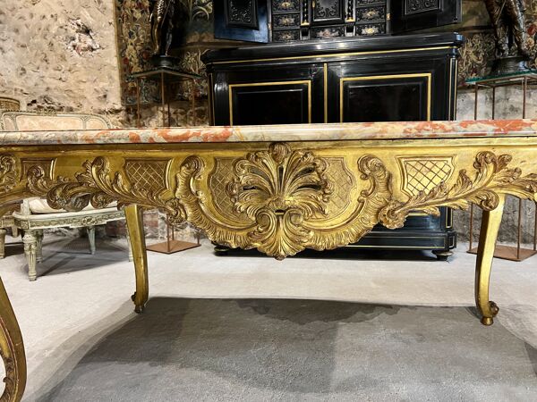 Table de milieu en bois doré d’époque napoléon iii dessus de marbre rouge