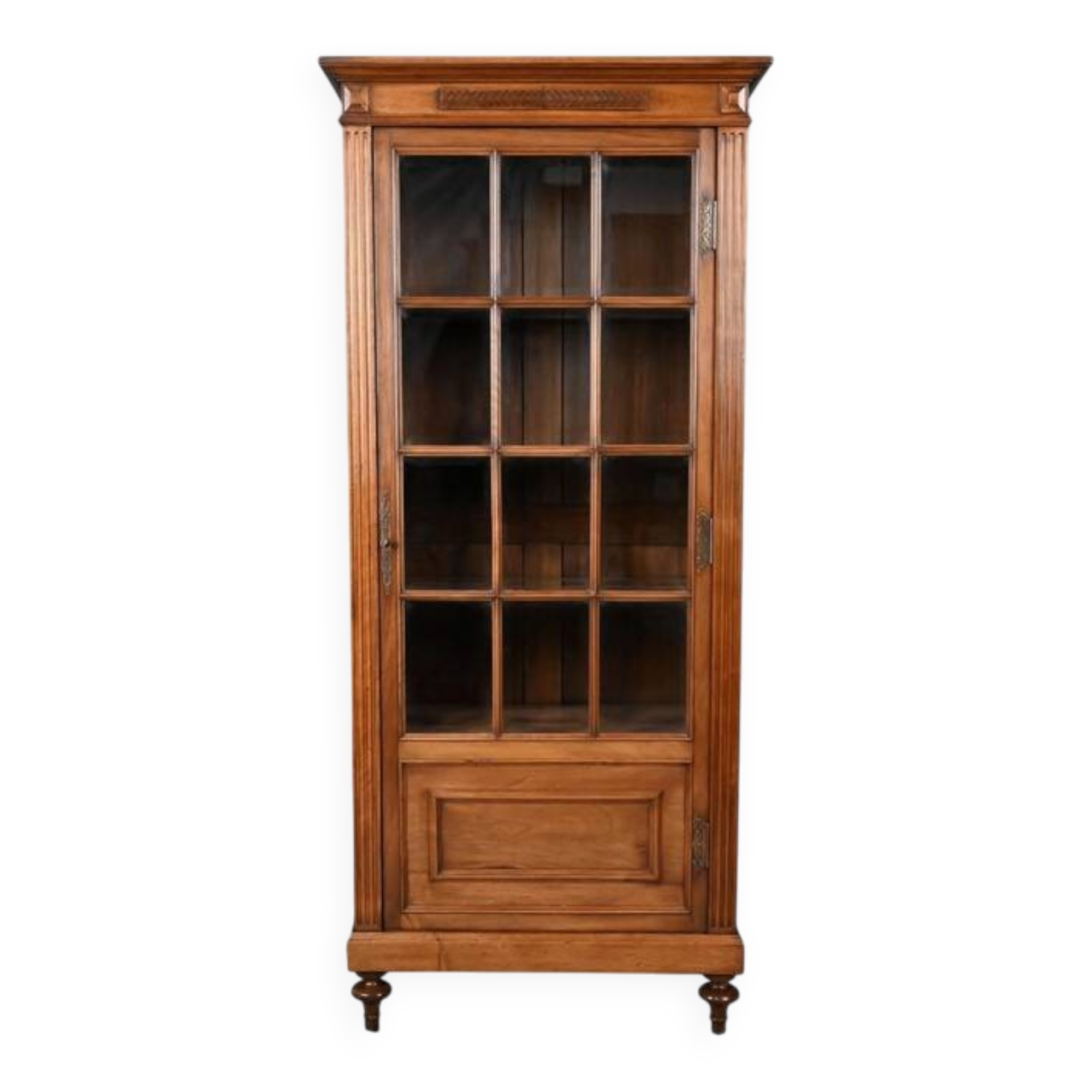 Vitrine en Noyer, style Louis XVI – Début XXe