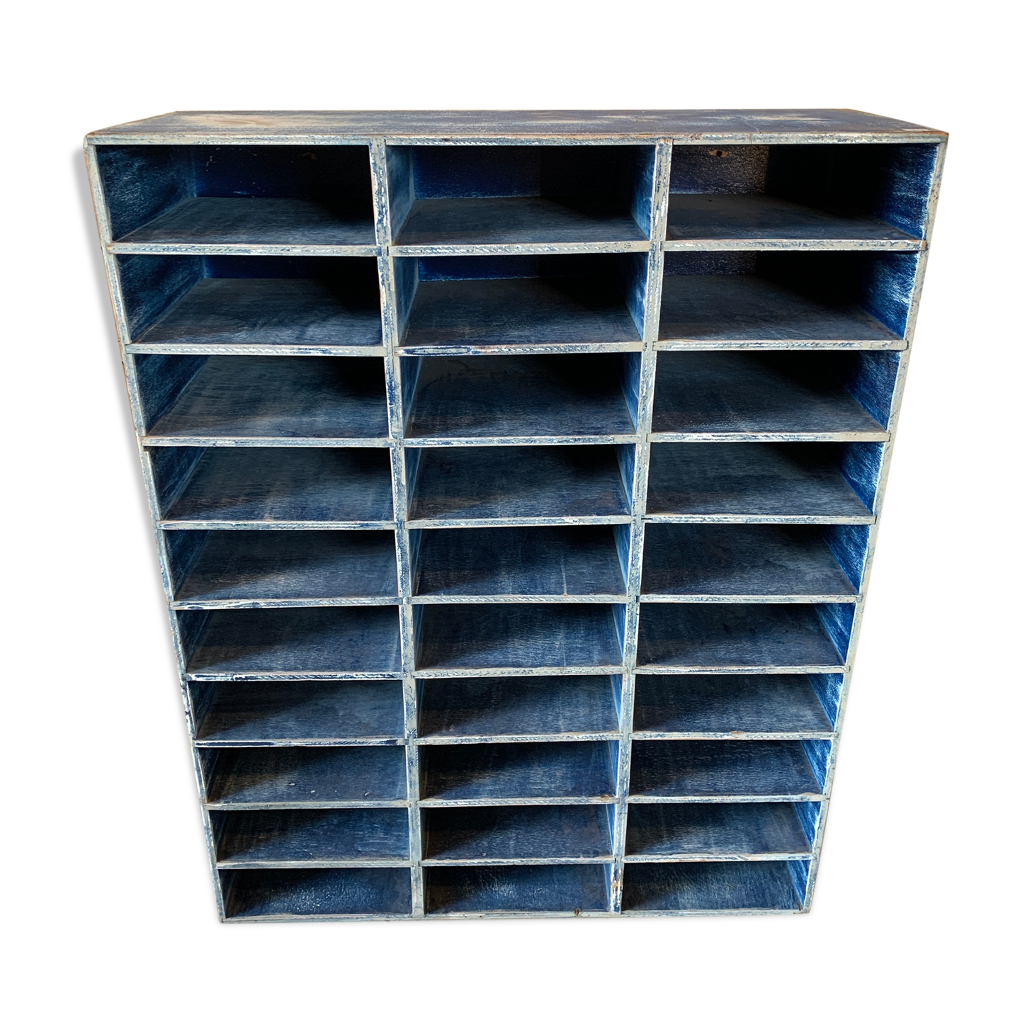 Skated workshop furniture