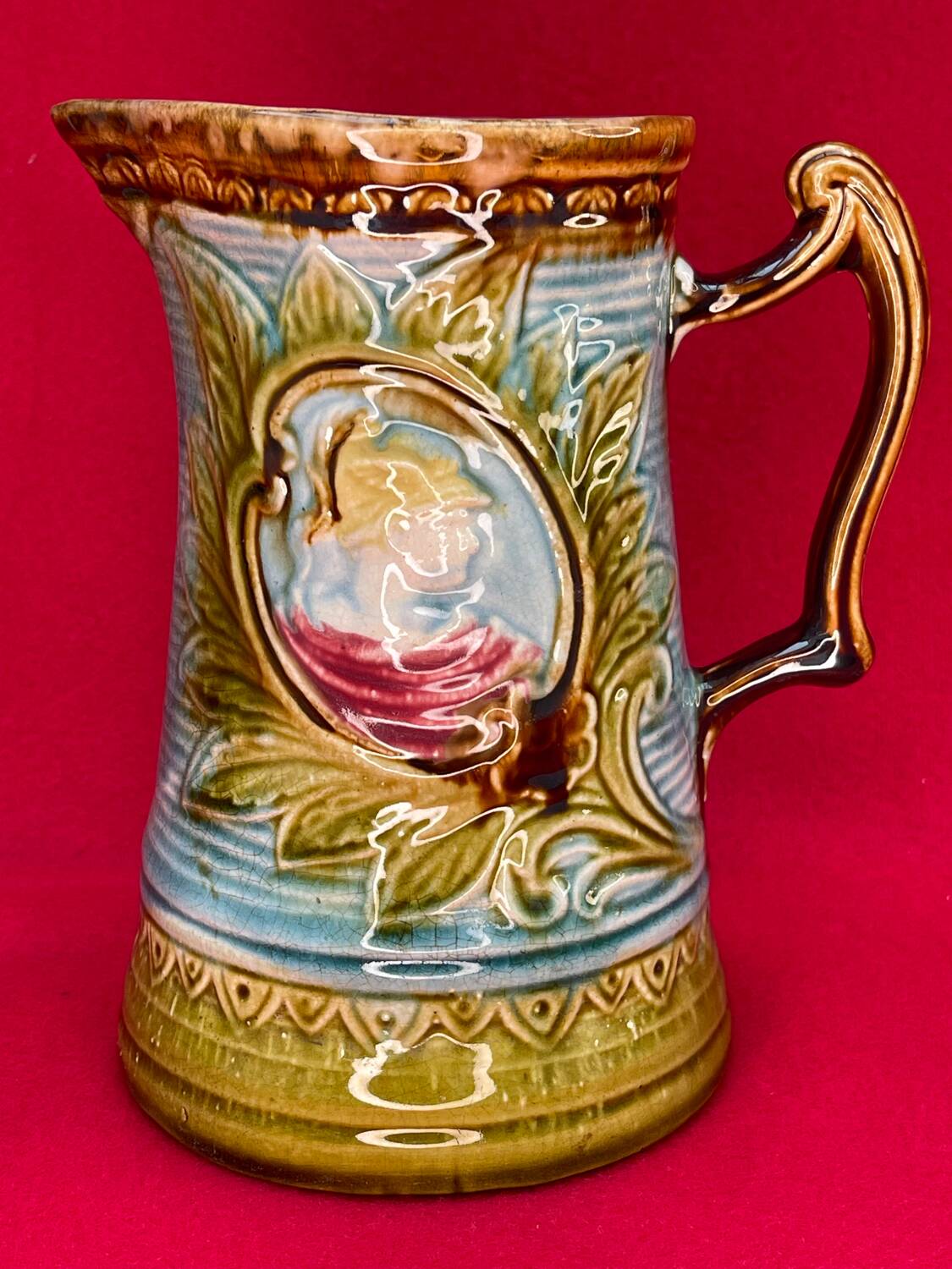 Pichet Art Nouveau en barbotine belge Wasmuel, XIXe siècle