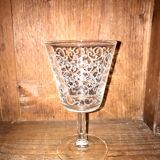 Lot verres anciens motif arabesque blanche