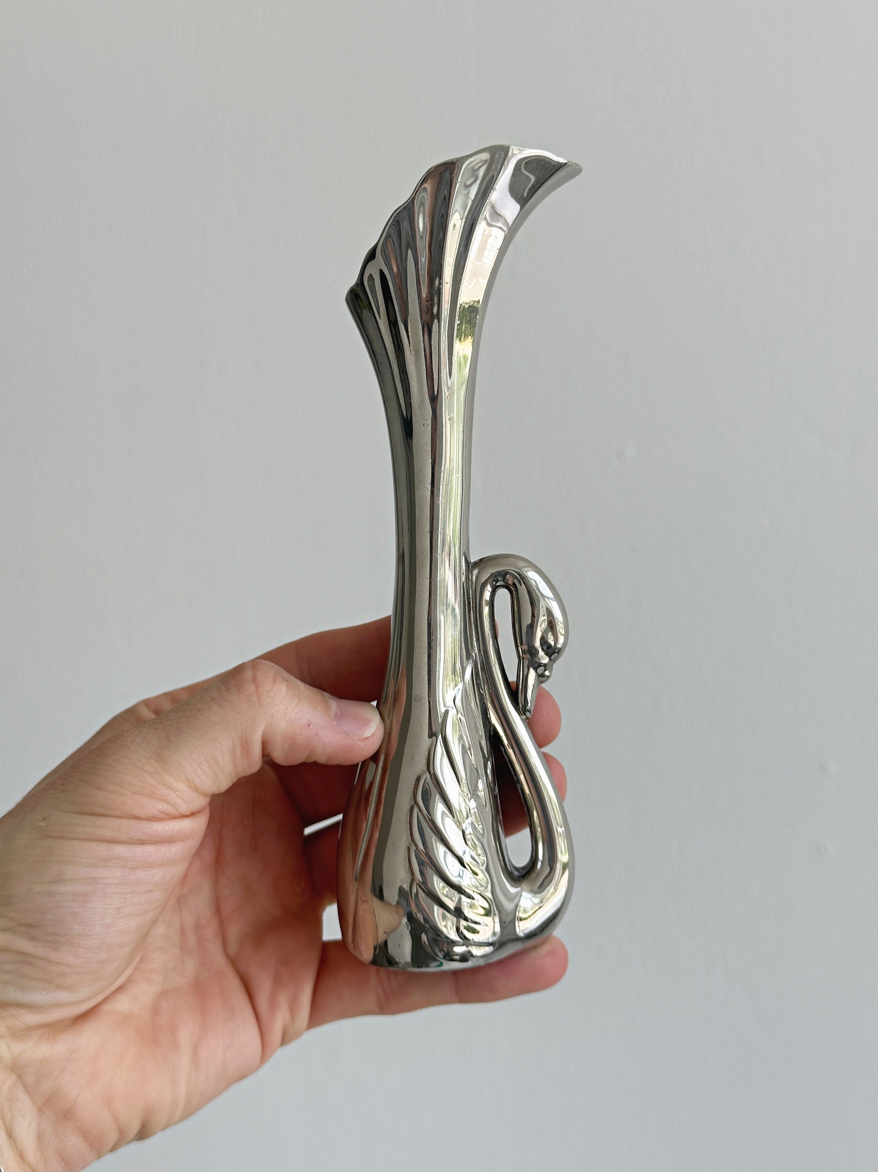 Shiny metal vintage soliflore