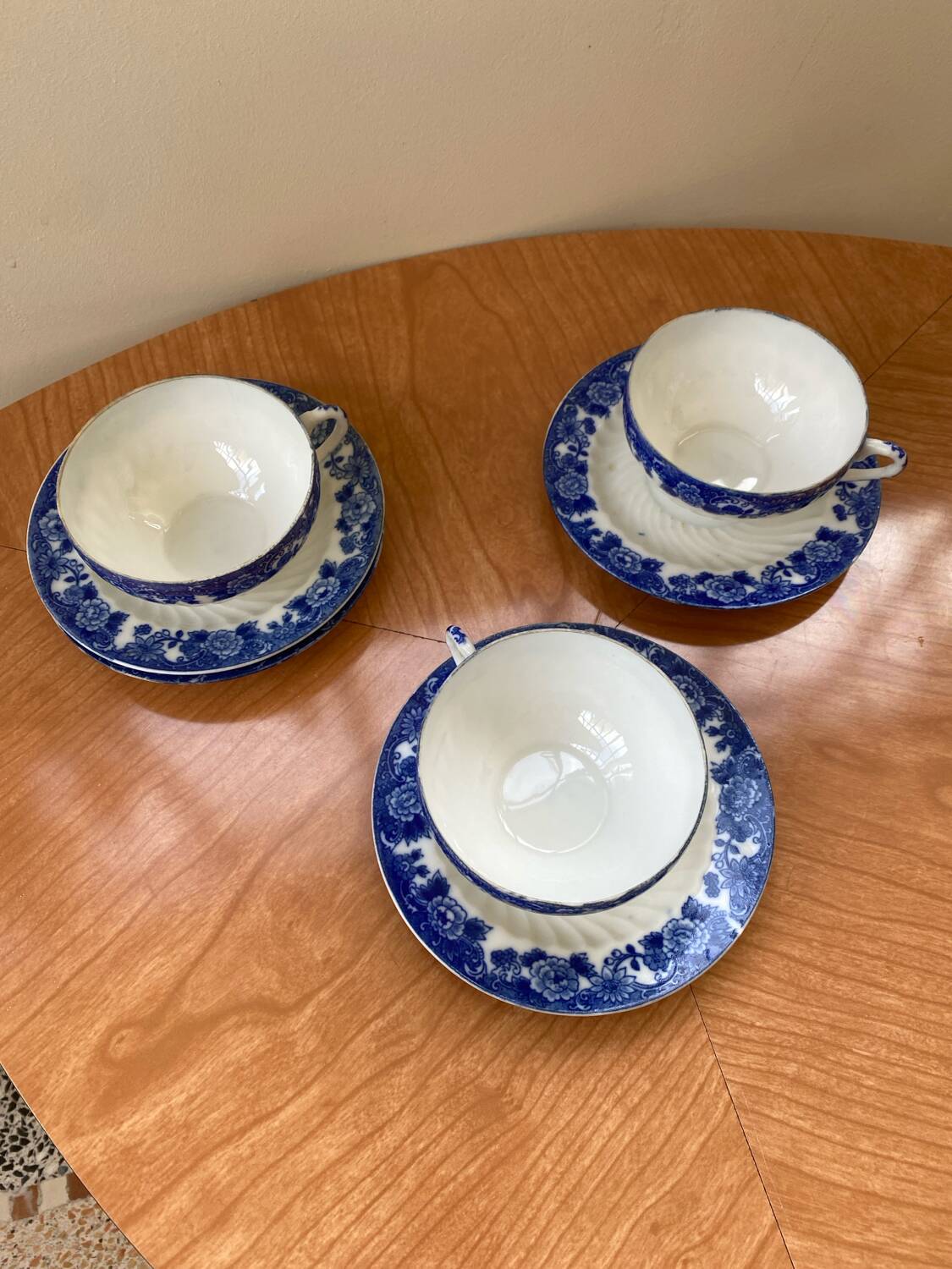 3 Japanese fine porcelain cups and saucers