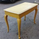 Very pretty table with 2 large drawers