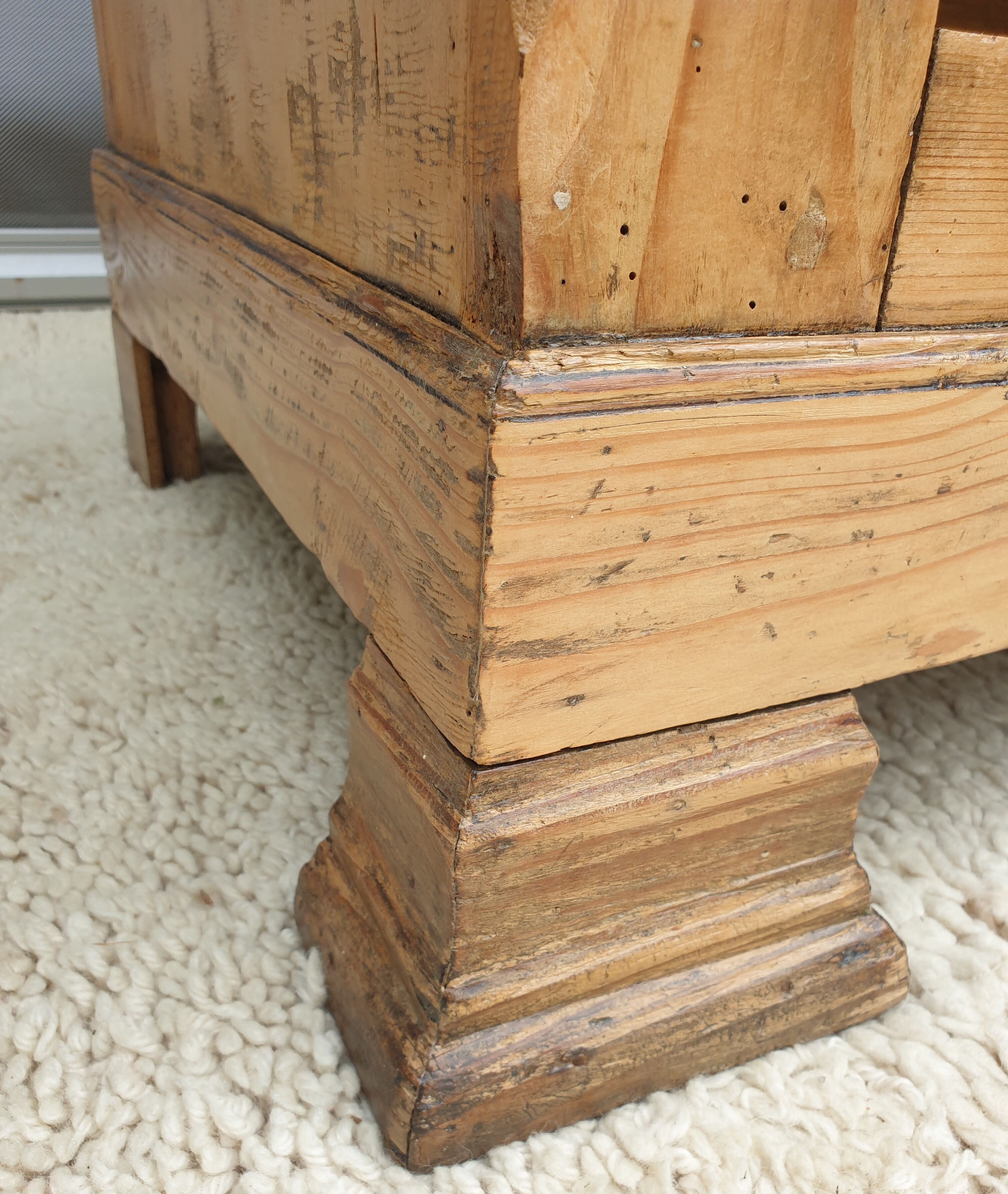 French countryside buffet serving Orme and Pitchpin XIXe