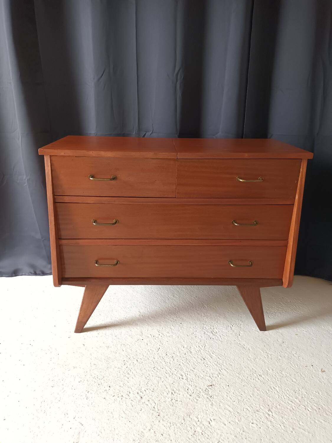 Vintage dressing table chest of drawers