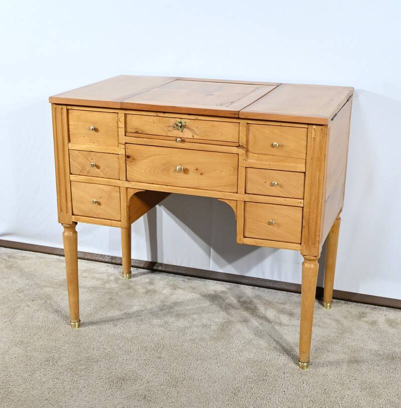 Small Dressing Table in Solid Cherry, Louis XVI Period – Late 18th Century
