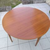 Scandinavian round table