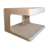 Table présentoir de valeric doubroucinskis pour les éditions intexal rodier