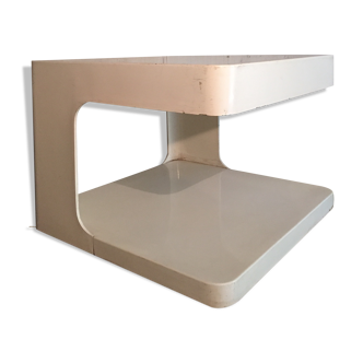 Table présentoir de valeric doubroucinskis pour les éditions intexal rodier