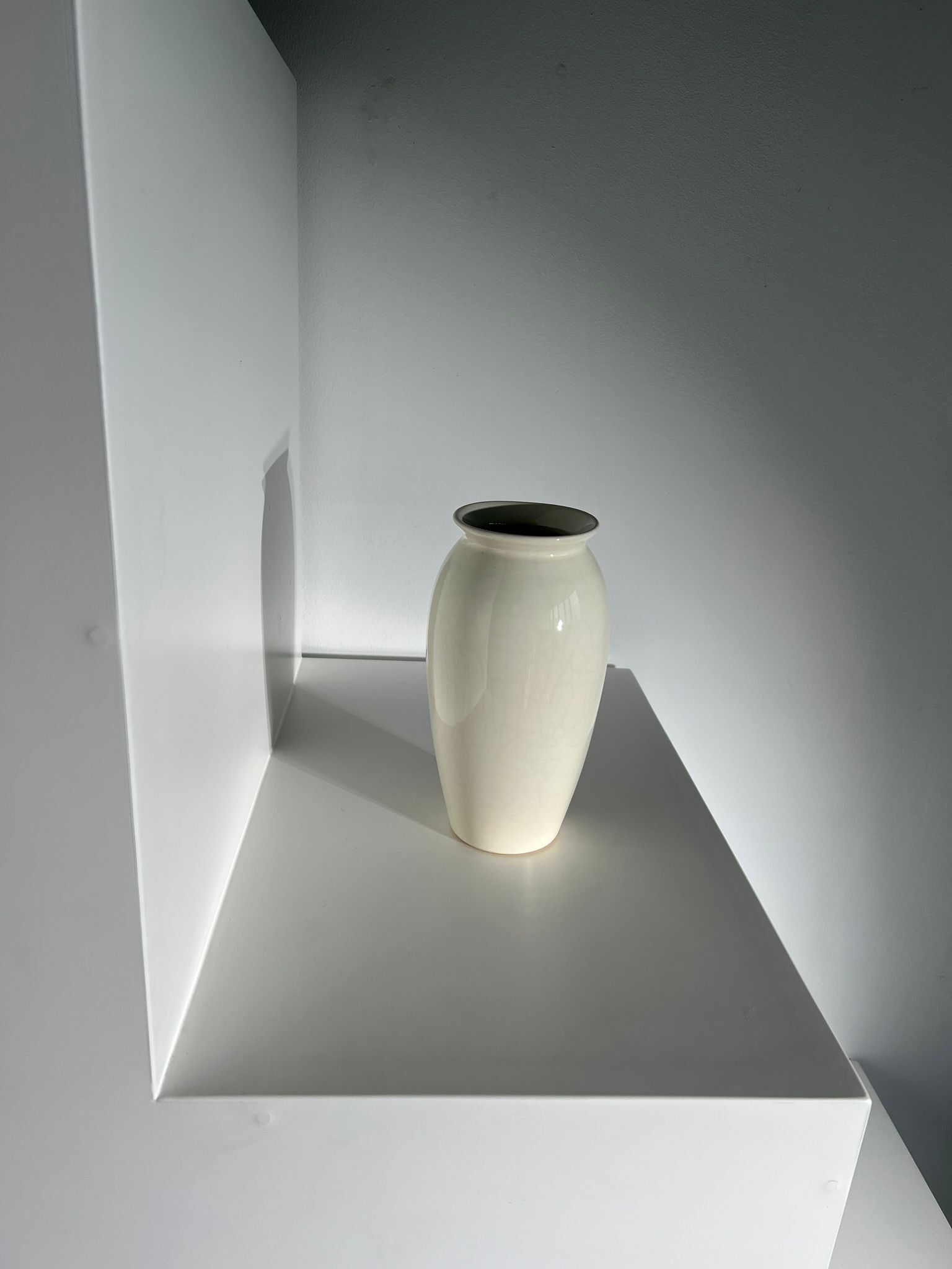 Vase oblong en céramique blanc Habitat vintage