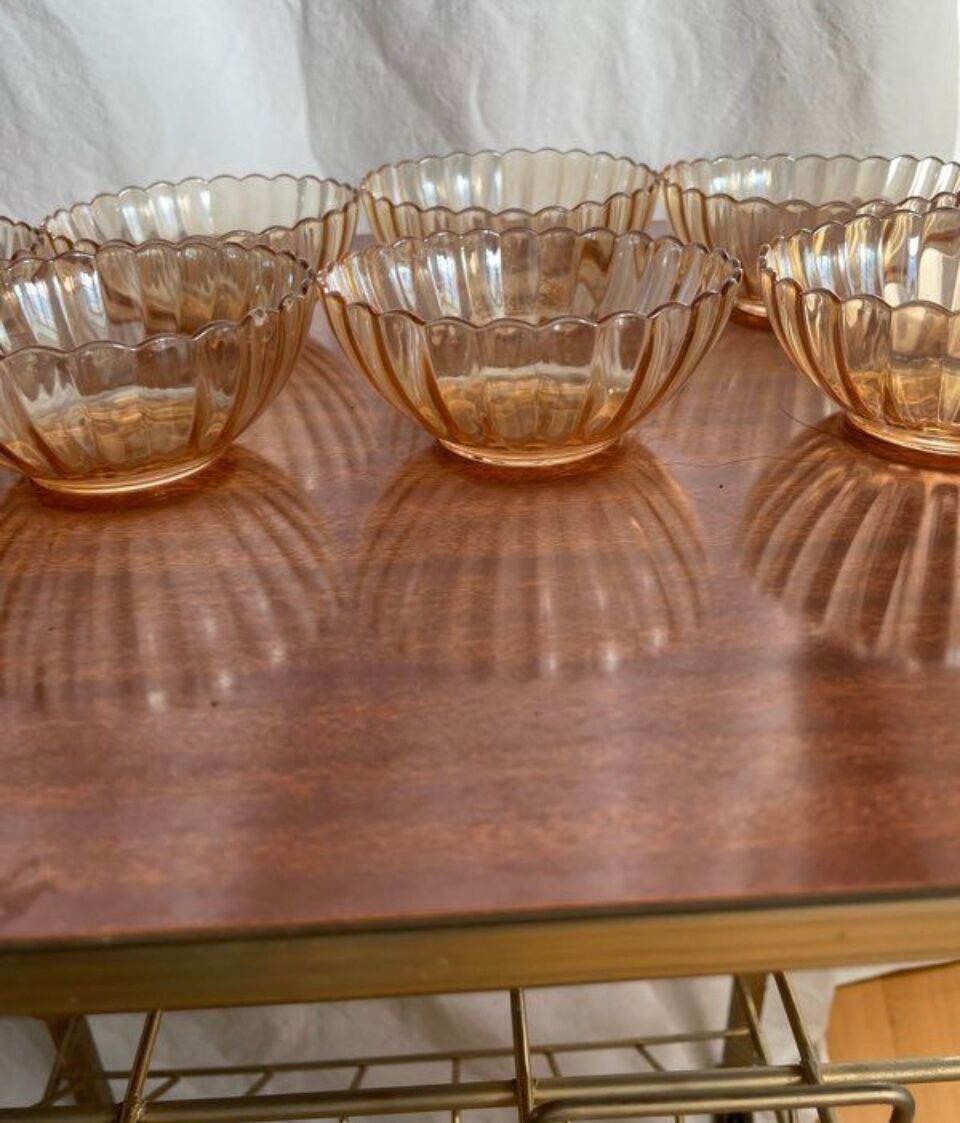 7 vintage cups, iridescent gondolo