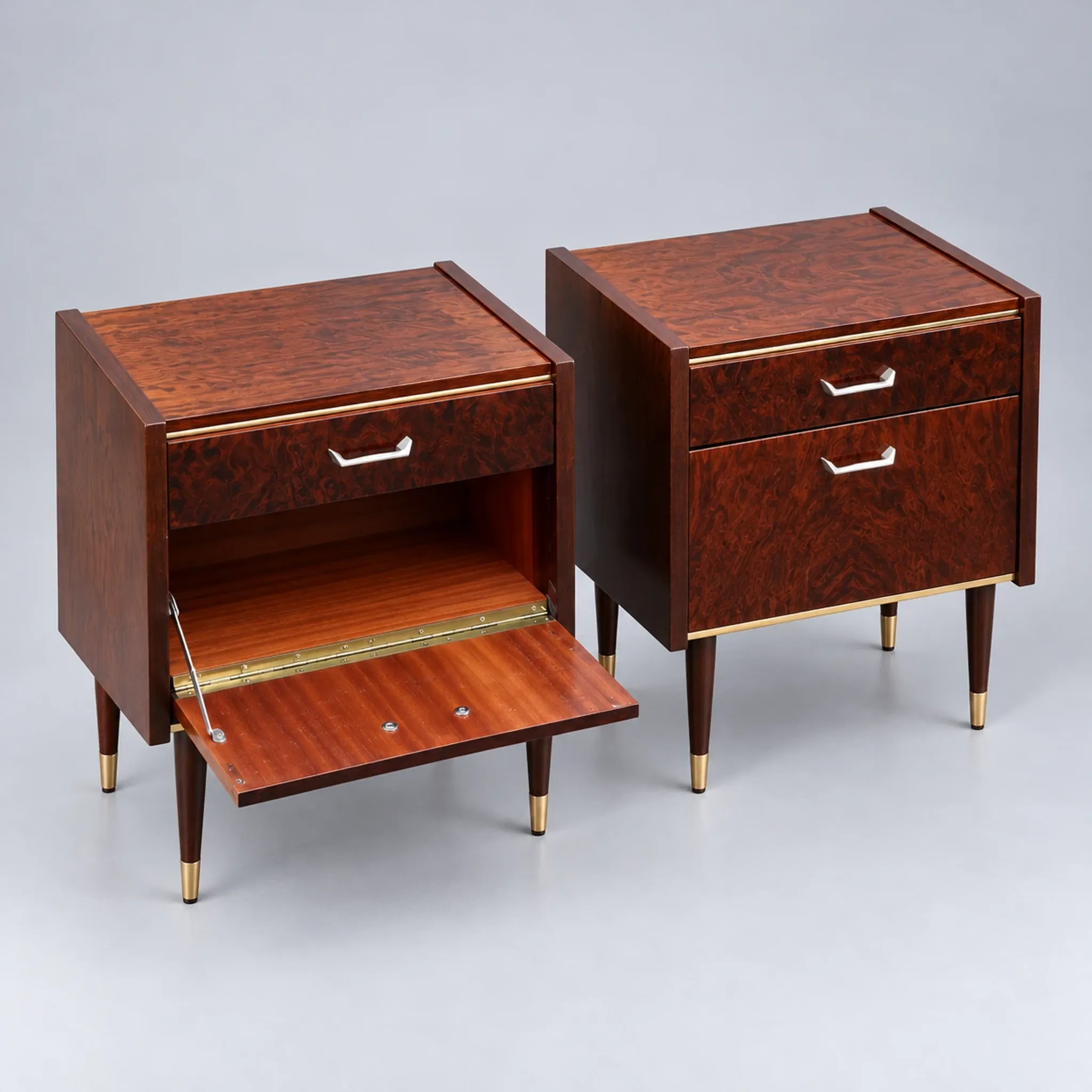 Set of 2 vintage design nightstands with brass details