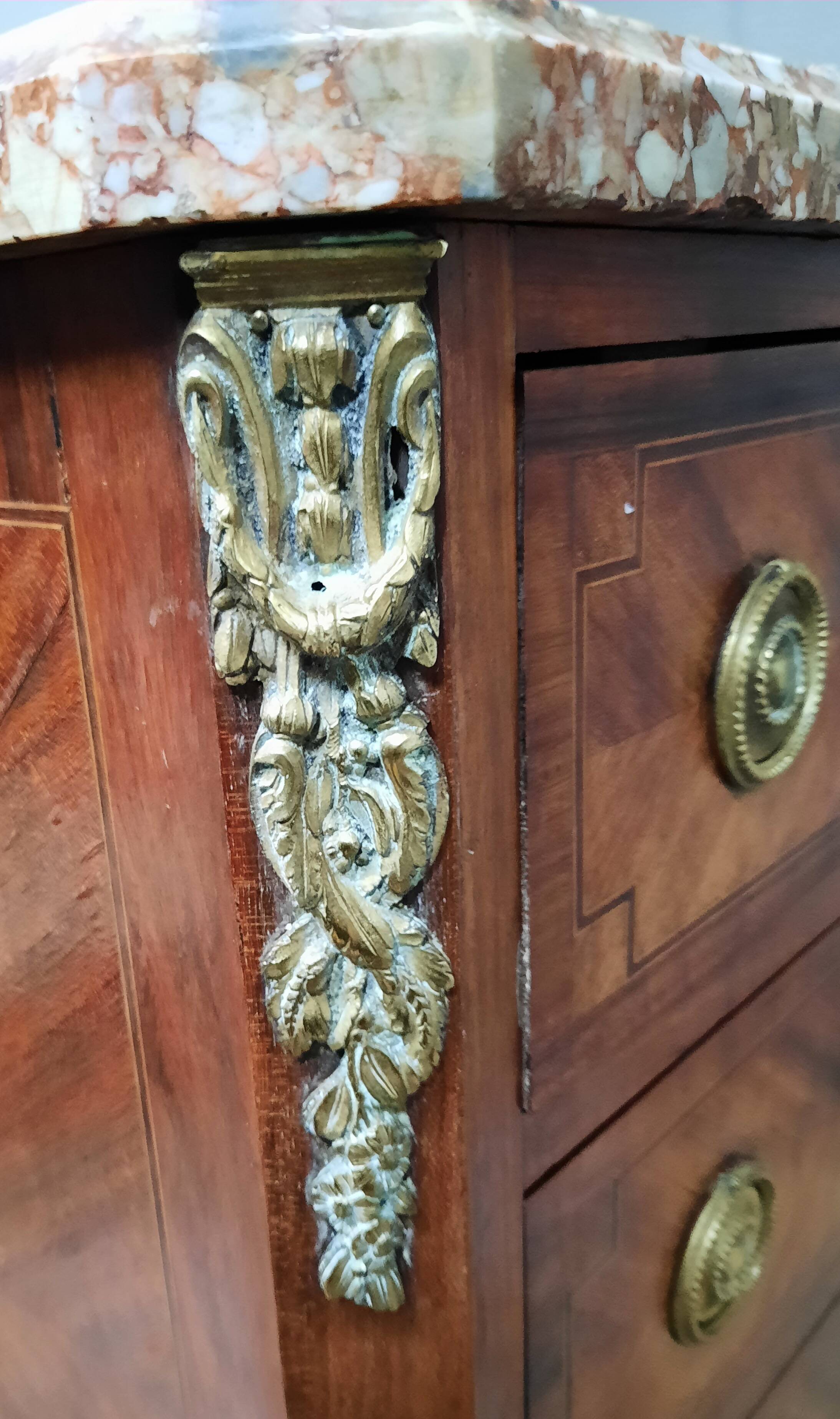 Transitional marquetry chest of drawers