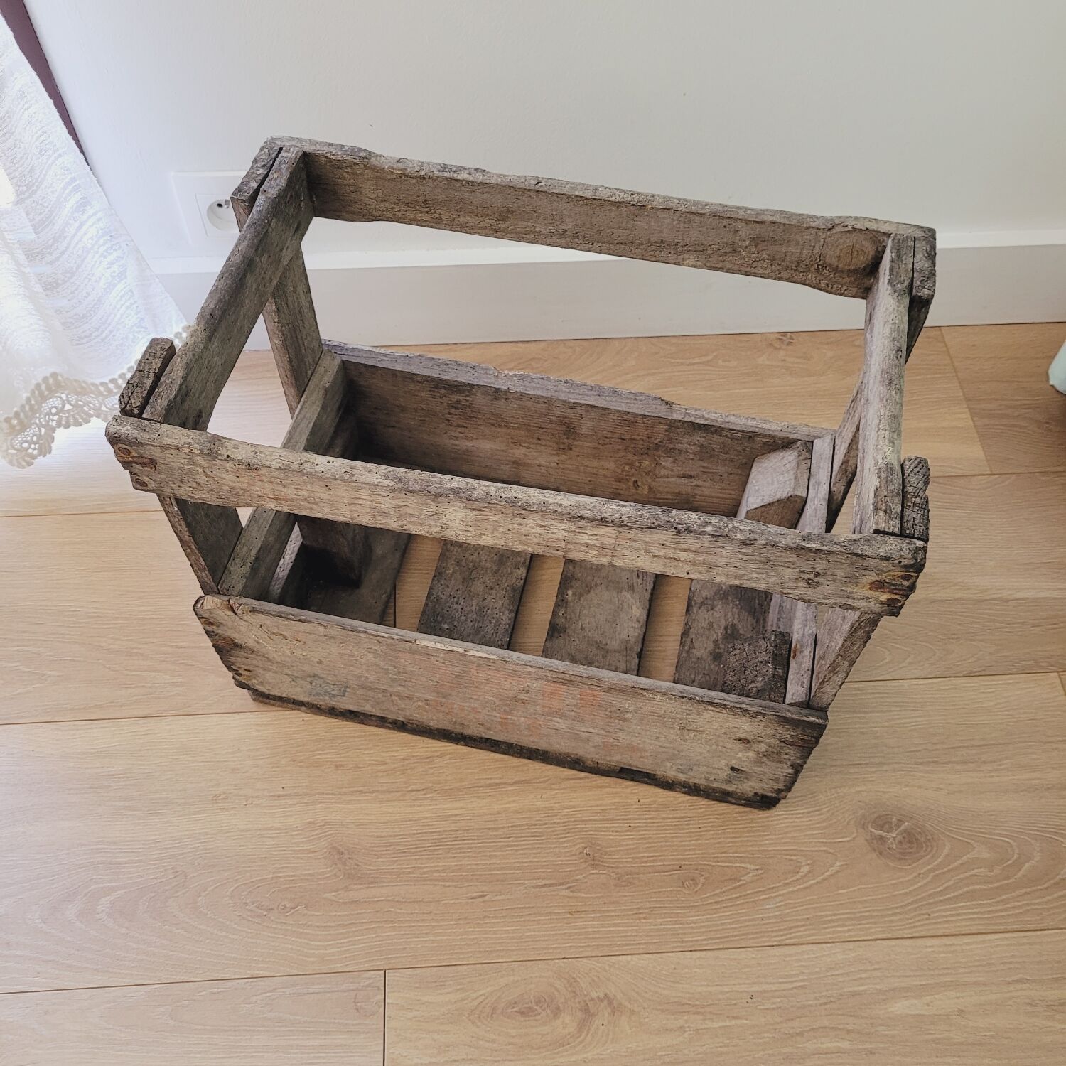 Wooden bottle locker
