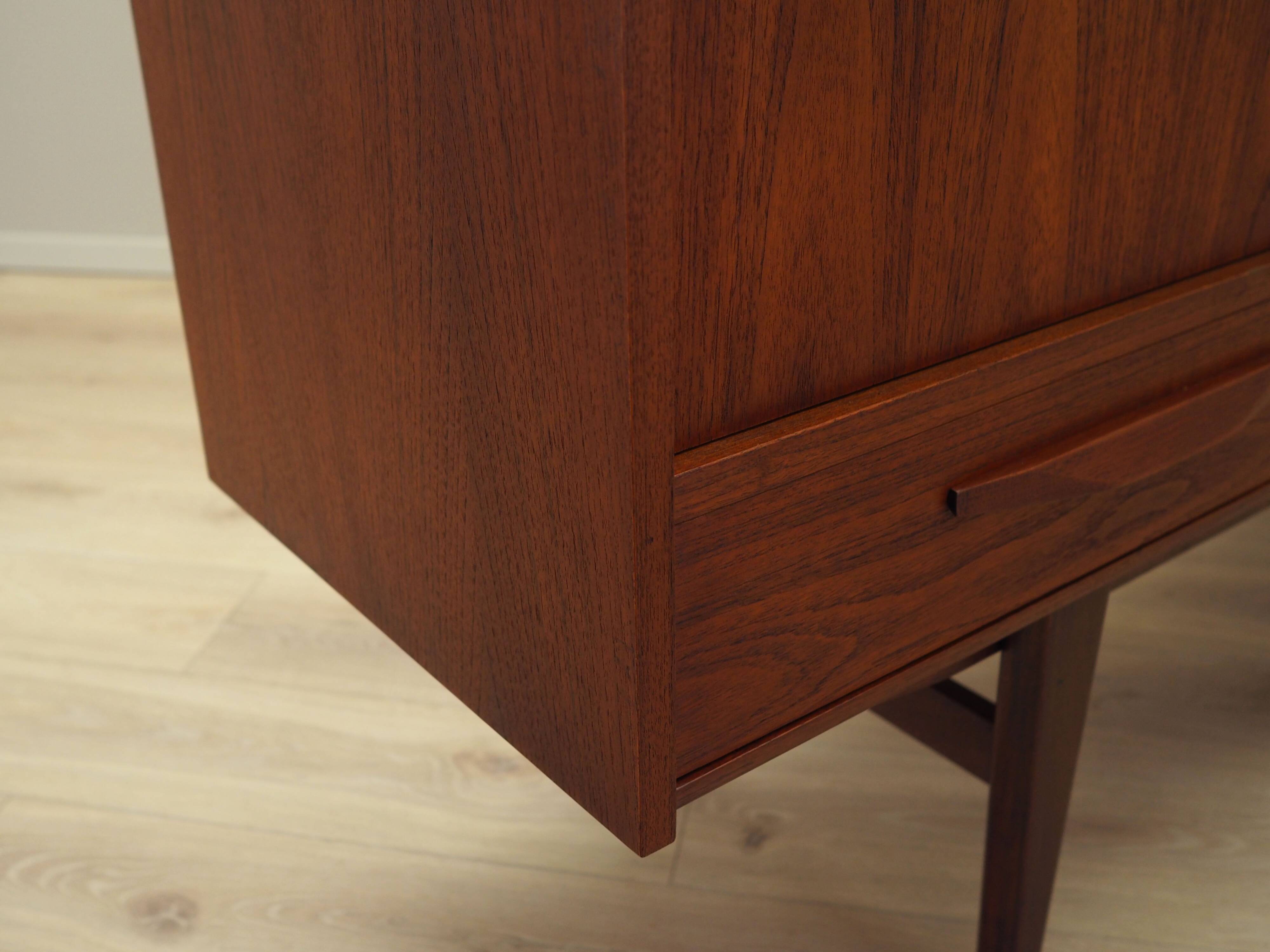Buffet haut en teck, design danois, années 1970, fabriqué par ES Møbler