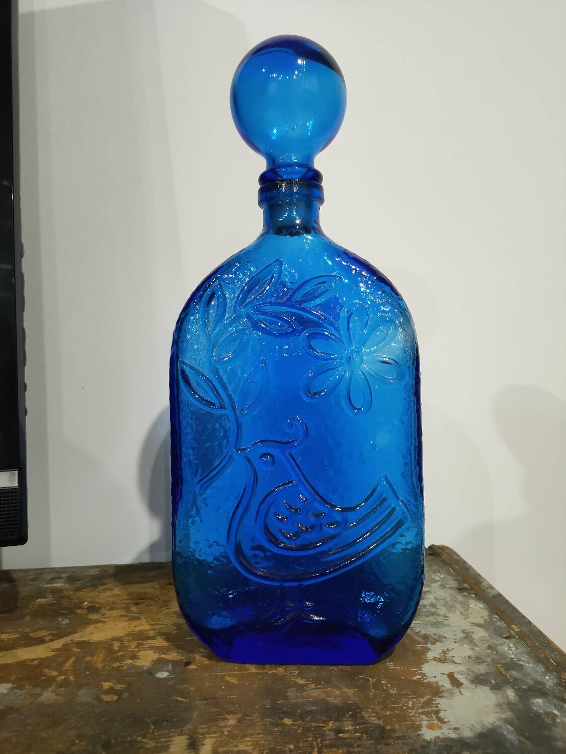 XXL cobalt blue bottle with embossed bird