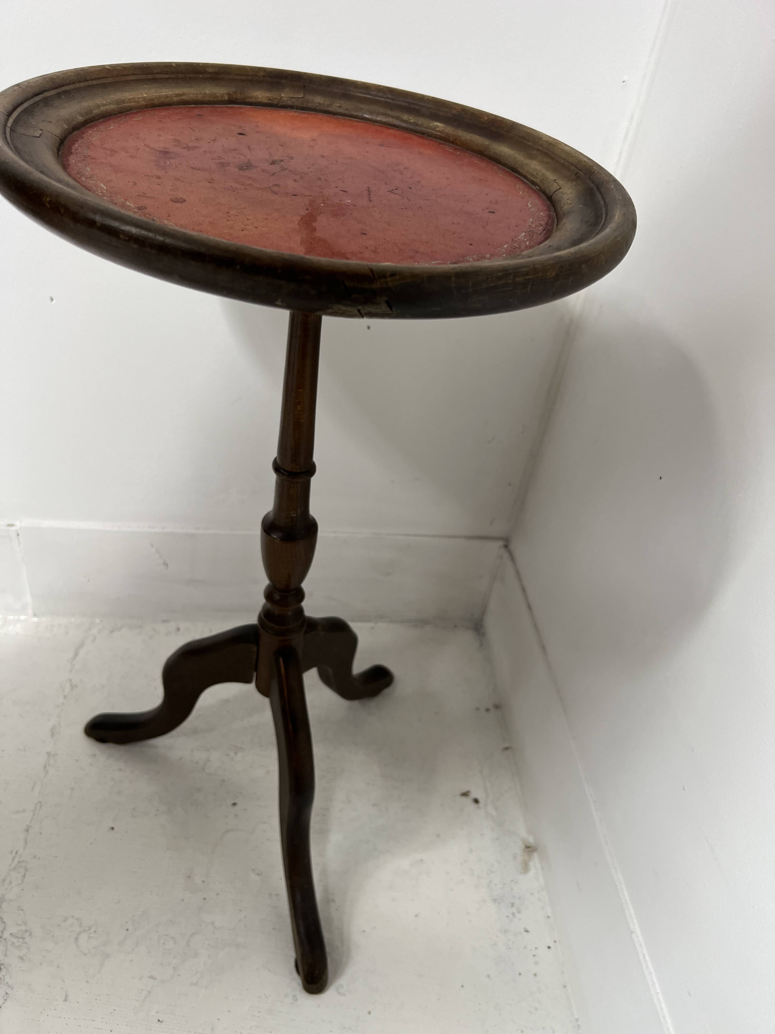 Louis XVI style gueridon in natural wood, 20th century.