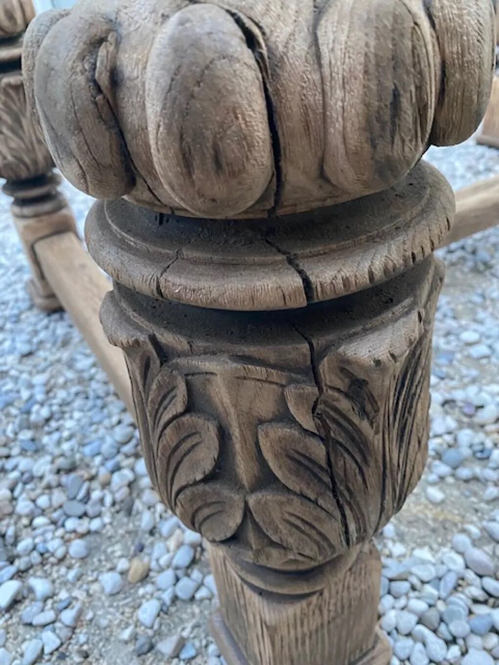 Extendable monastery table