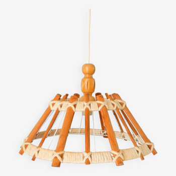 Scandinavian pendant light in wood and rope, 1960