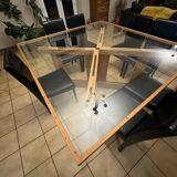 Handcrafted table in glass and larch wood