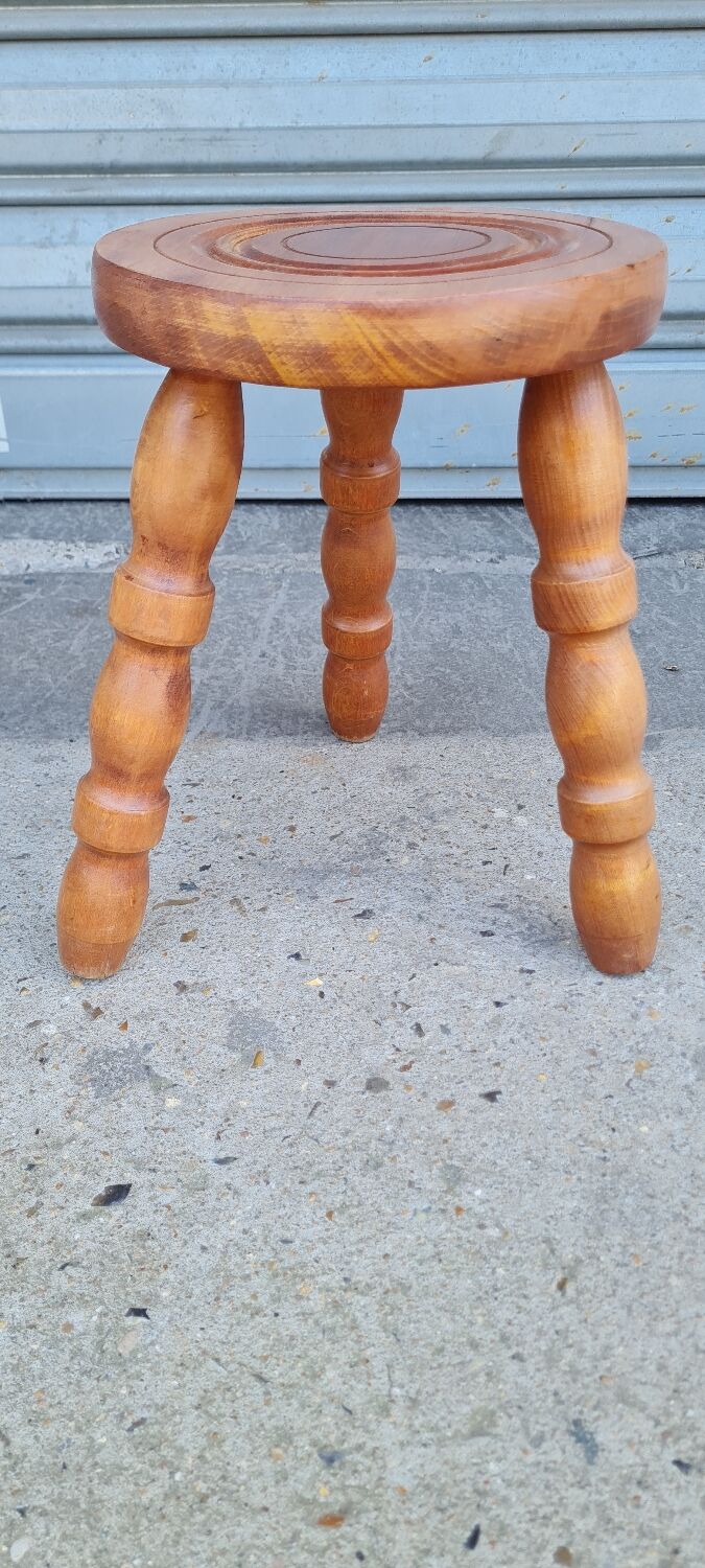 Tripod stool