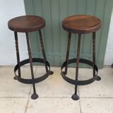 Paire tabourets de bar fer forgé et chêne