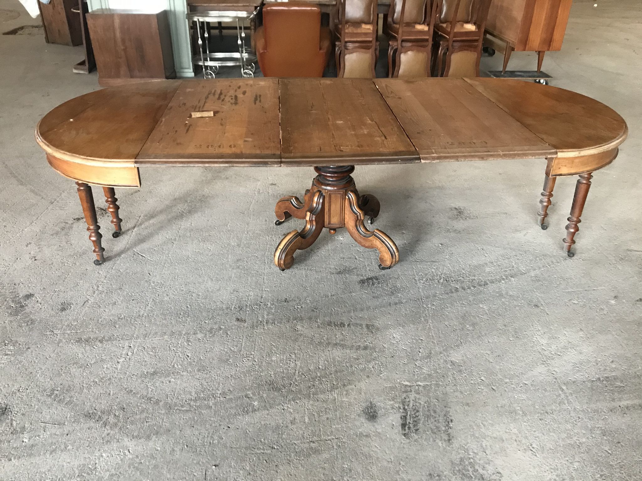 Table ovale à manger Napoléon III avec 3 allonges