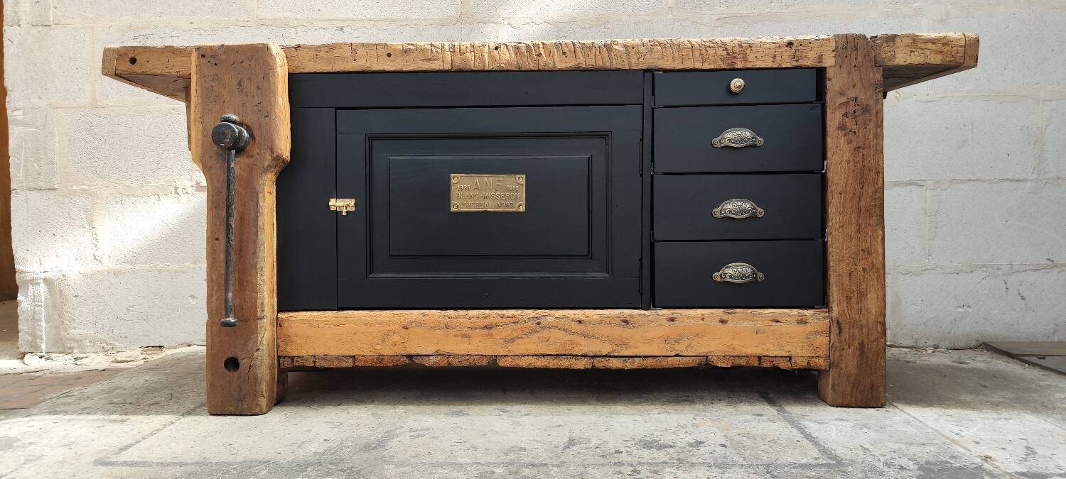 Old oak workbench cabinet with 1 door and 4 drawers