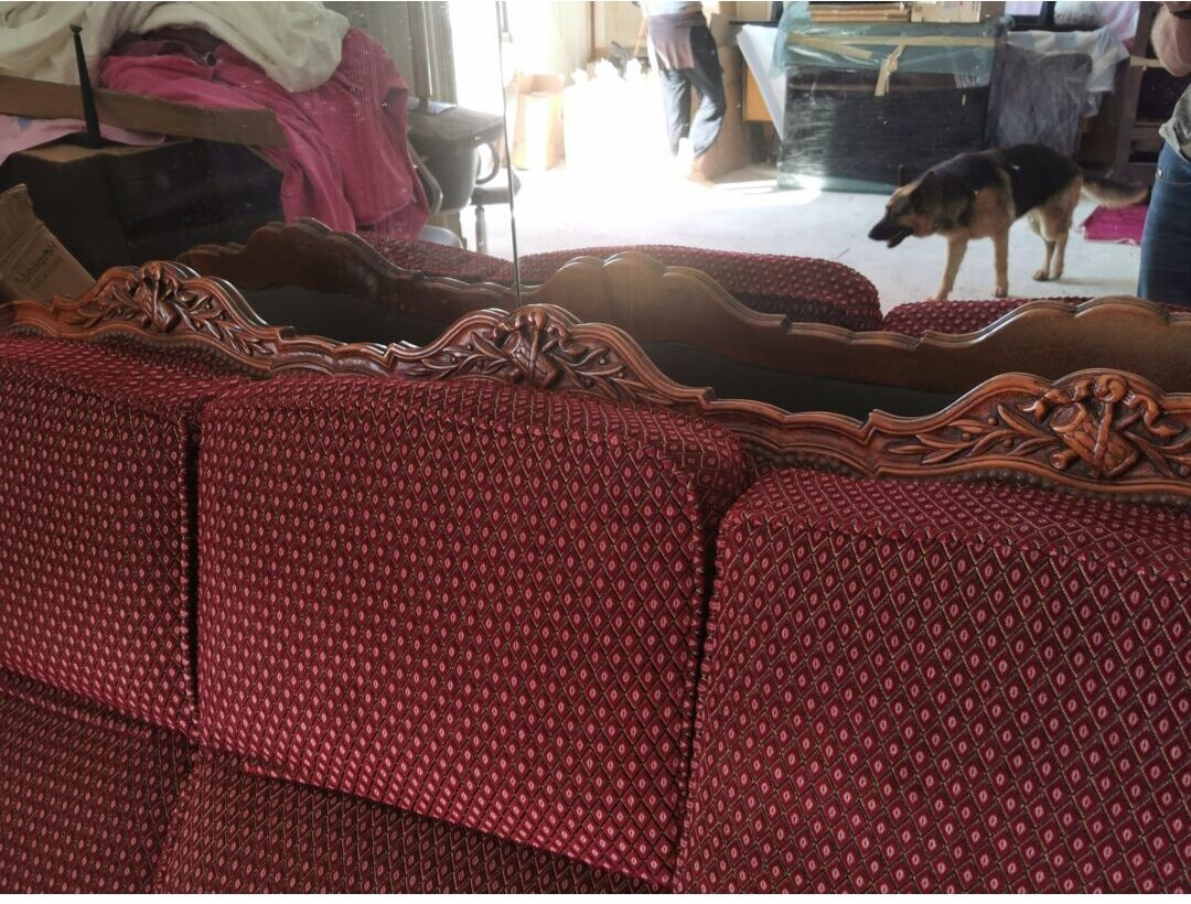 Burgundy velvet canapé bed in Louis XV Regency style.