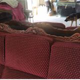 Burgundy velvet canapé bed in Louis XV Regency style.