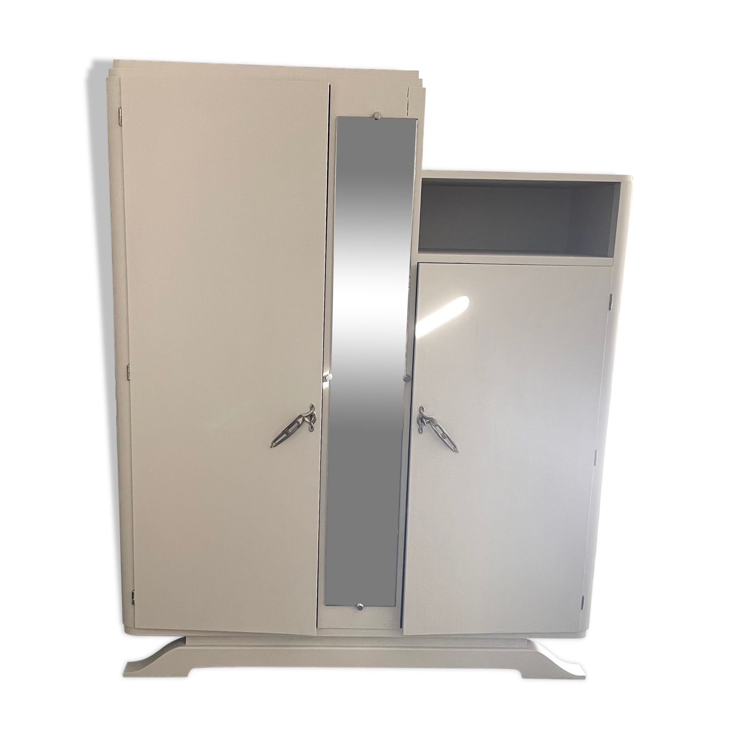 Armoire asymétrique