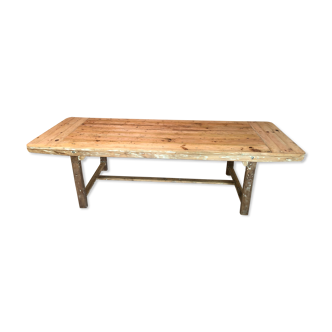 Farm table