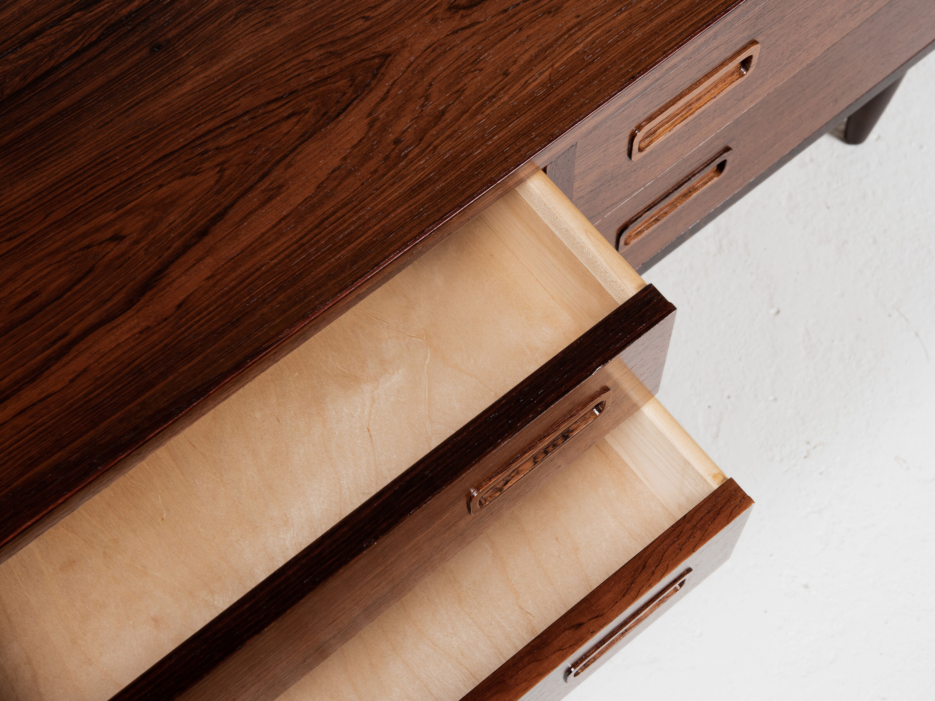 Midcentury Danish low chest of 2x2 drawers in rosewood by Hundevad 1960s