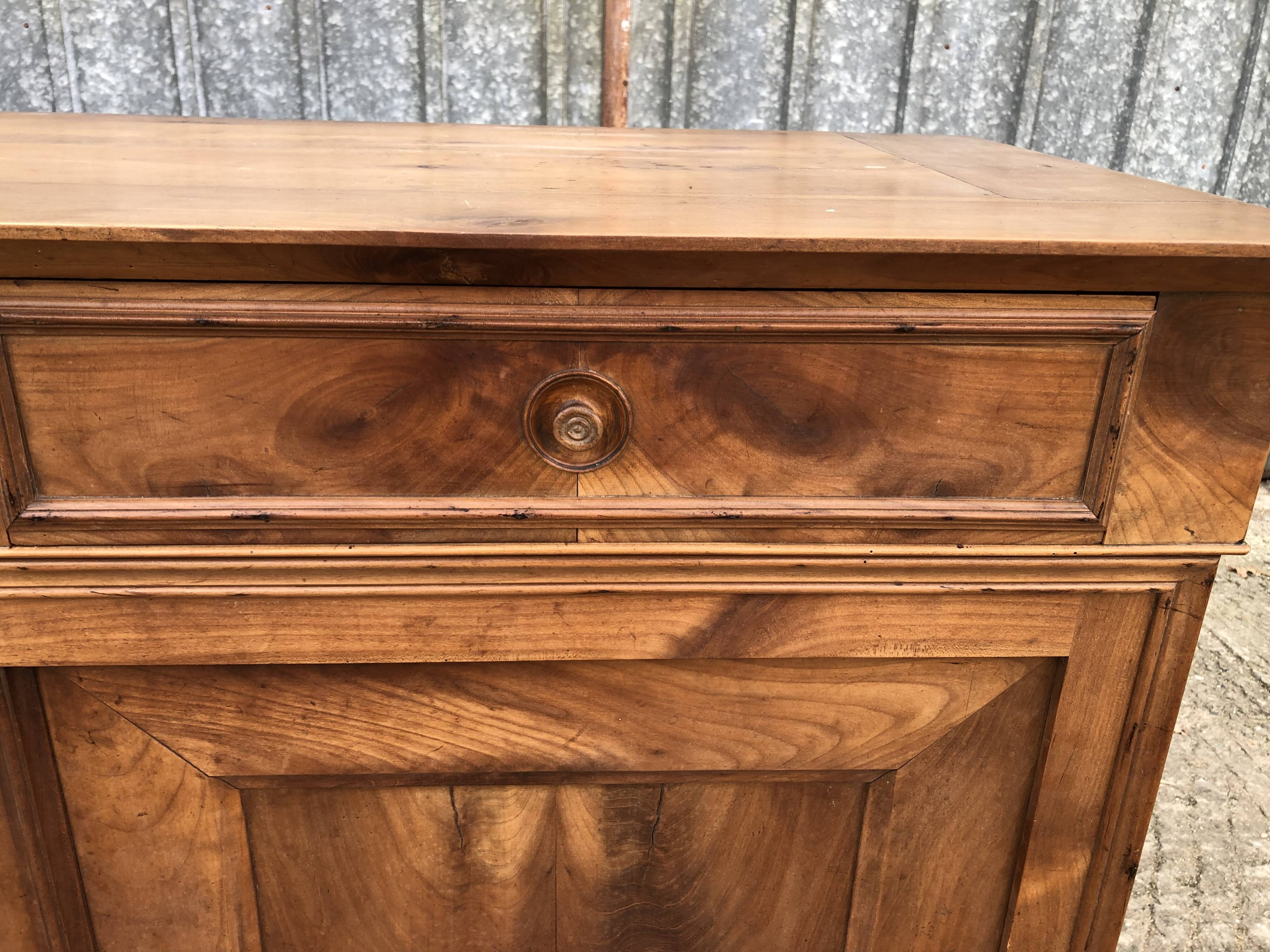 Antique low sideboard in solid cherry wood with 2 doors and 3 drawers