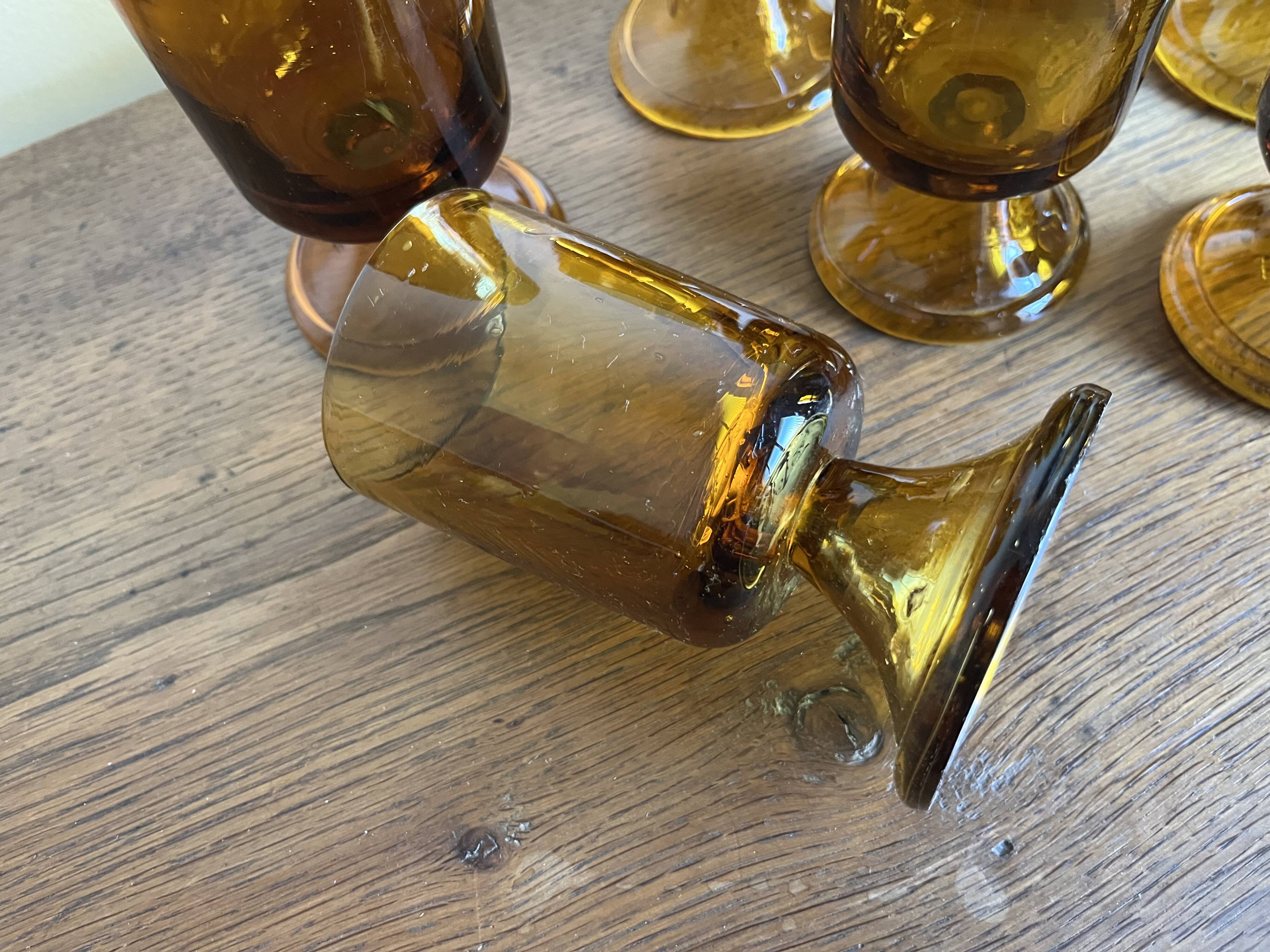 set of 7 tulip foot roller glasses Ibiza 1970 in large irregular glass
