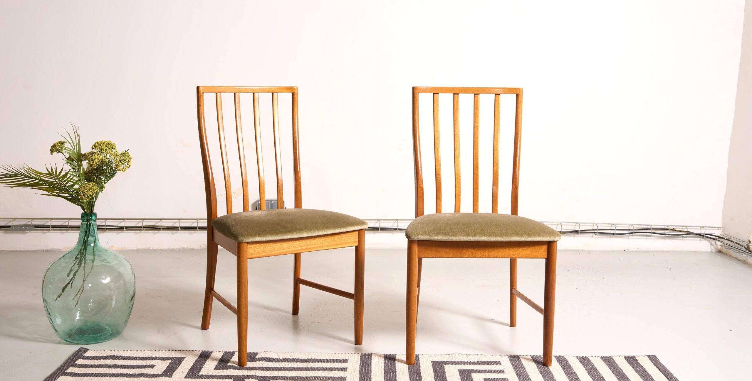 Paire de chaises MCintosh vintage, style scandinave