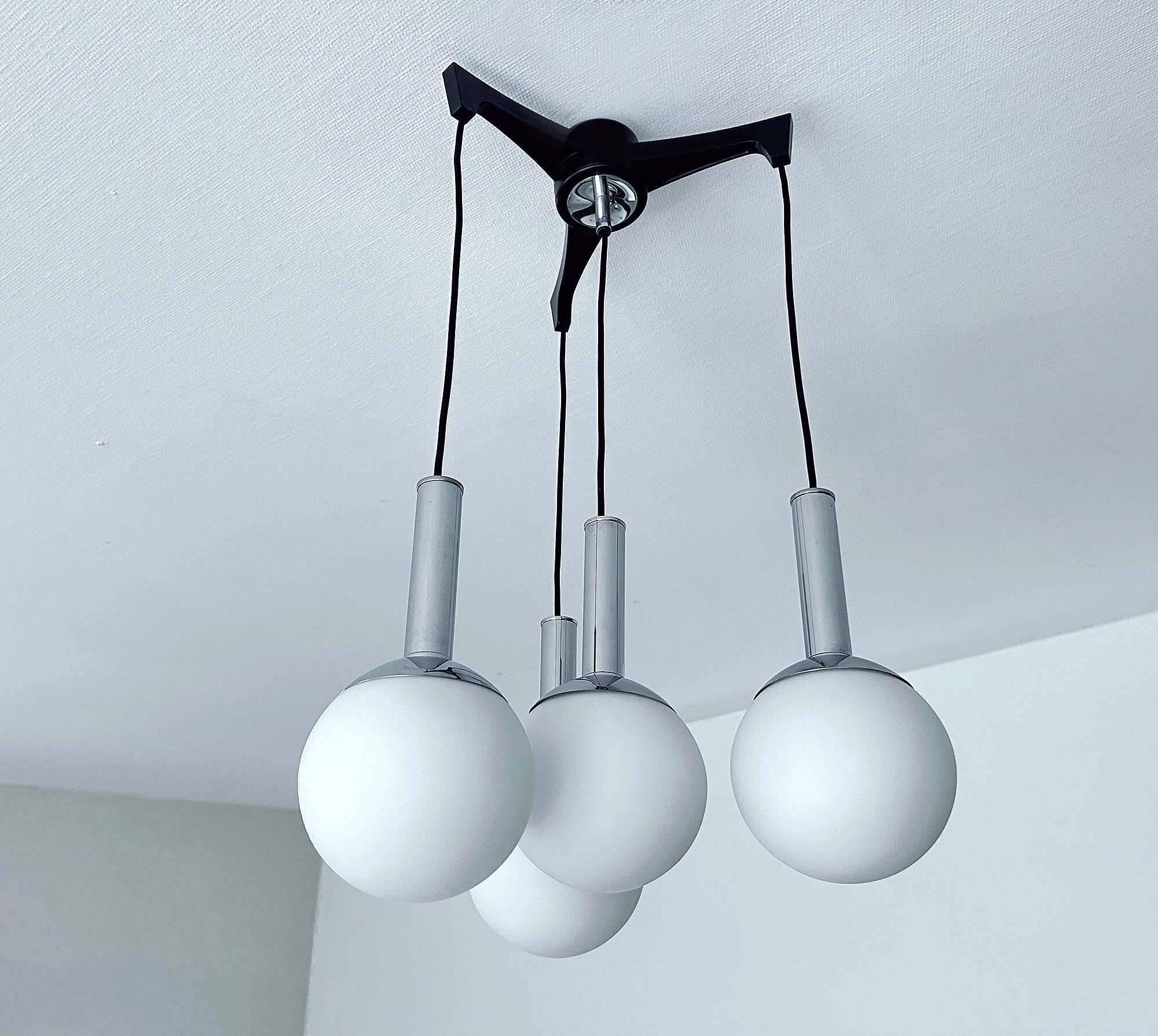 Vintage Design 70's Suspension
