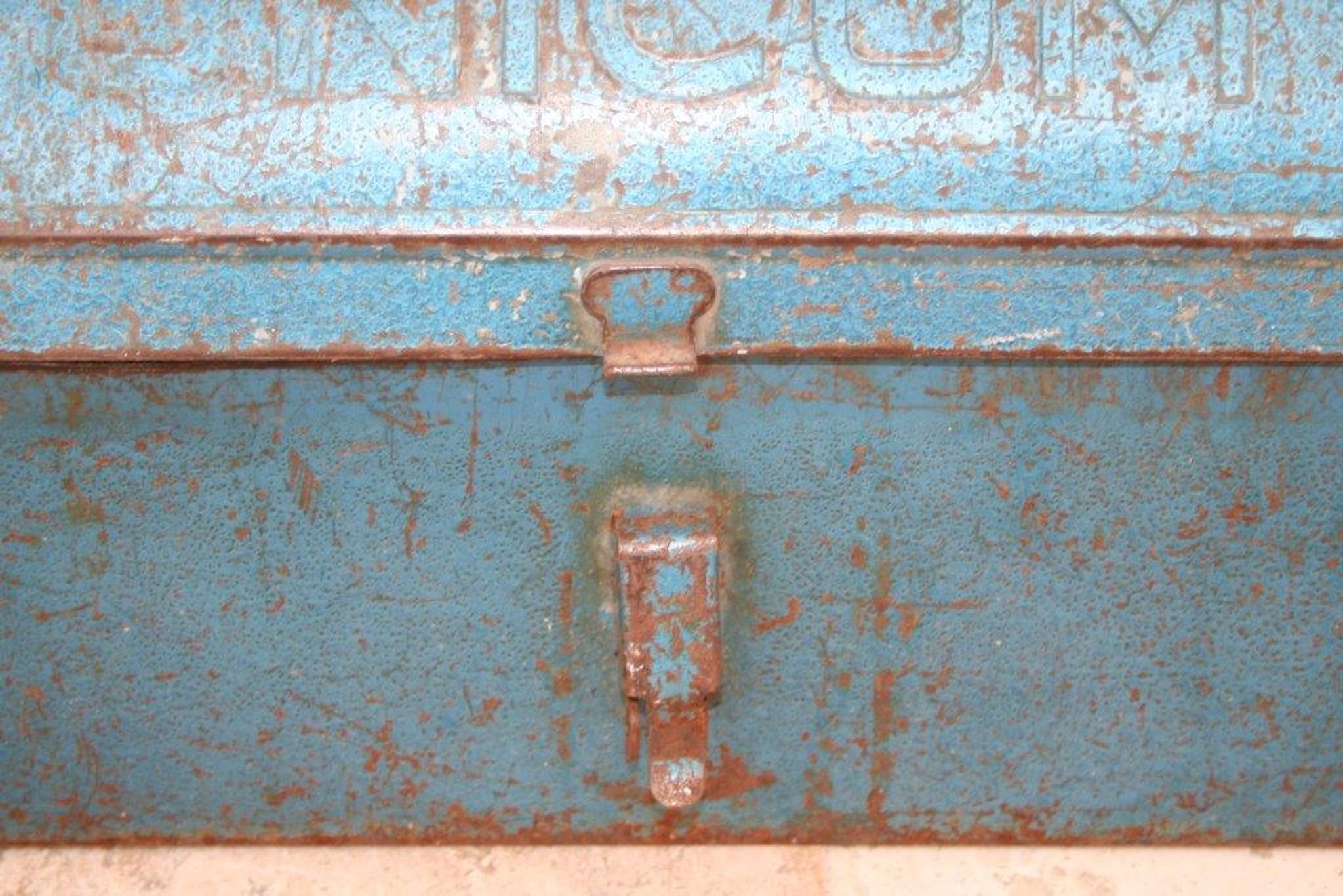 Toolbox (Groundhog) plumber metal away for storage, magazines poerte, gardener or other decoration industrial