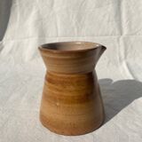 Small stoneware pitcher / saucier