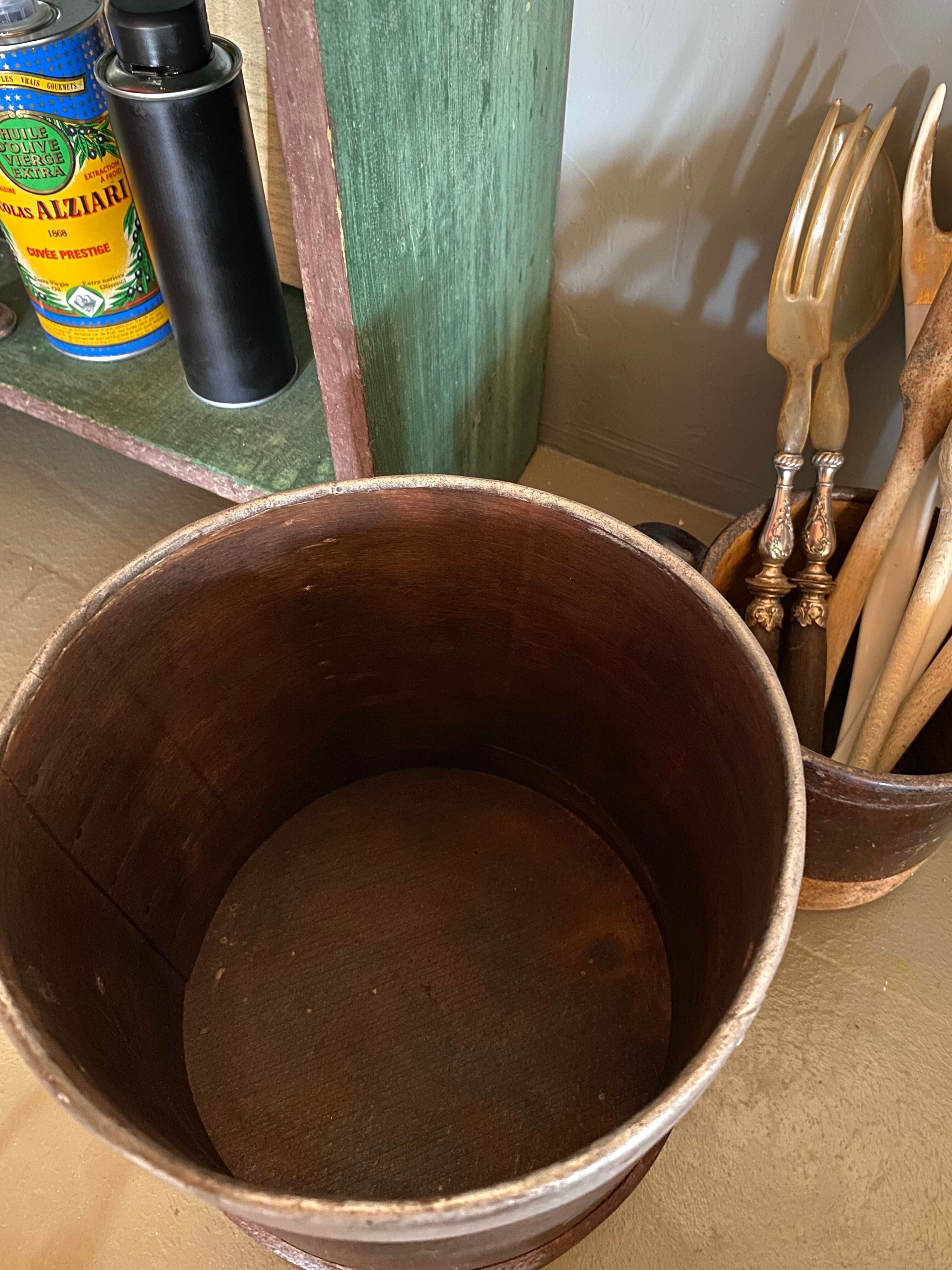 Poplar wood pot, circa 1900